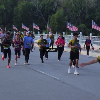 Runner Photo 7109305