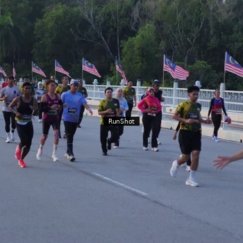 Runner Photo 7109306