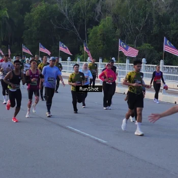 Runner Photo 7109311