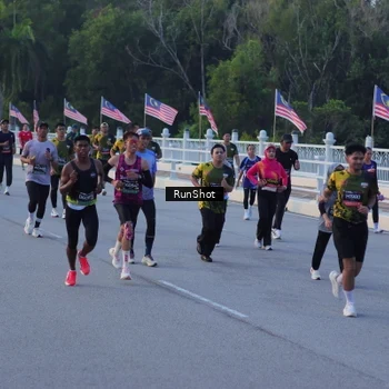 Runner Photo 7109312