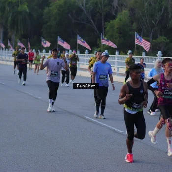 Runner Photo 7109324