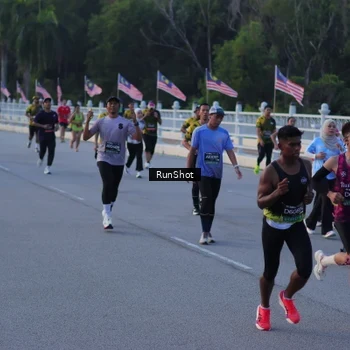 Runner Photo 7109328