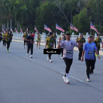 Runner Photo 7109340