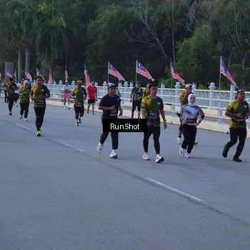 Runner Photo 7109352