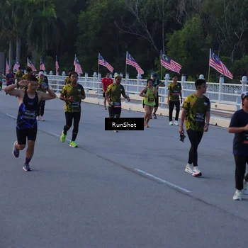 Runner Photo 7109378