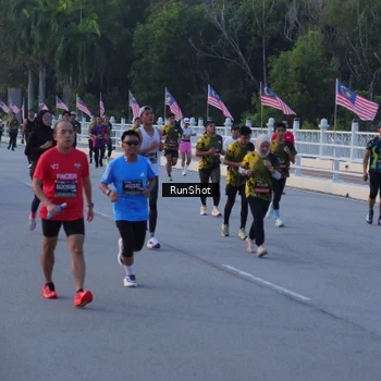 Runner Photo 7109425