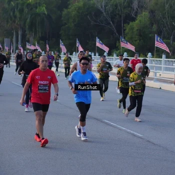 Runner Photo 7109428