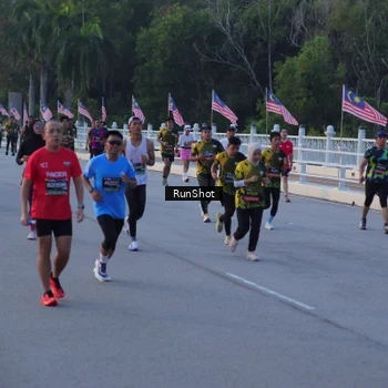 Runner Photo 7109433