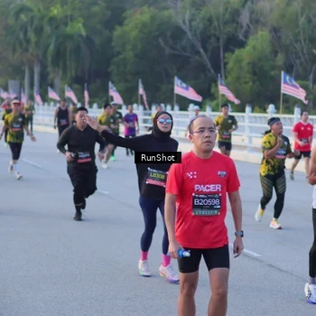 Runner Photo 7109445