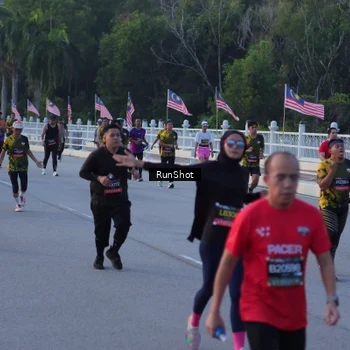Runner Photo 7109451
