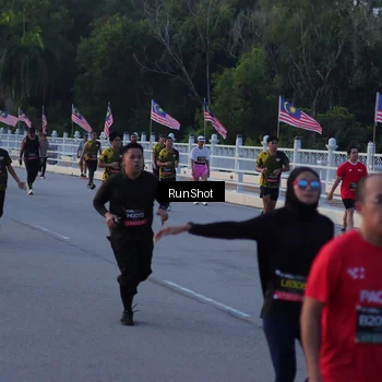 Runner Photo 7109456
