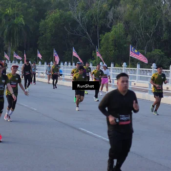 Runner Photo 7109465