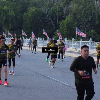 Runner Photo 7109468