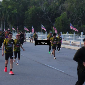 Runner Photo 7109479