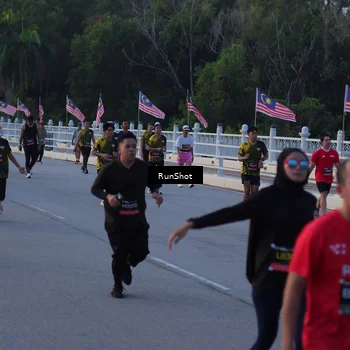 Runner Photo 7109490