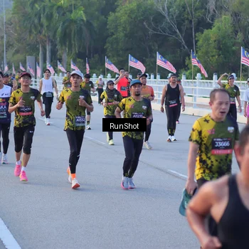 Runner Photo 7109507