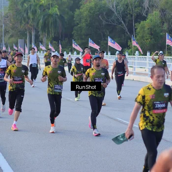 Runner Photo 7109510
