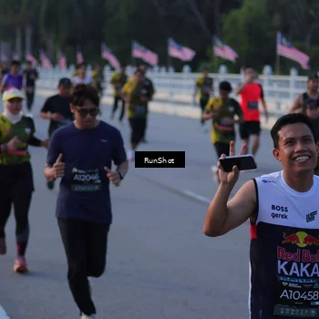 Runner Photo 7109541