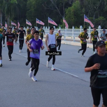 Runner Photo 7109573