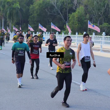 Runner Photo 7109591