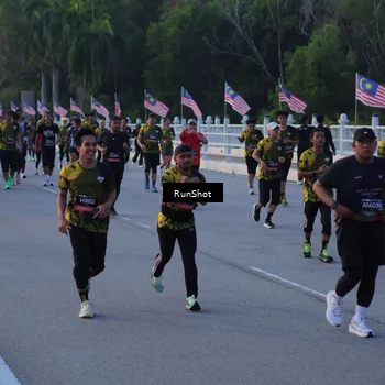 Runner Photo 7109657