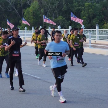 Runner Photo 7109673