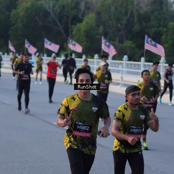 Runner Photo 7109689