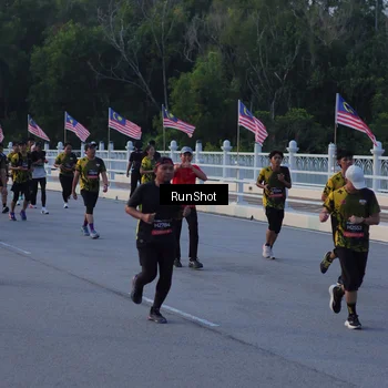 Runner Photo 7109705