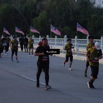 Runner Photo 7109710