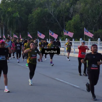Runner Photo 7109725