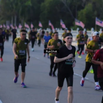 Runner Photo 7111071