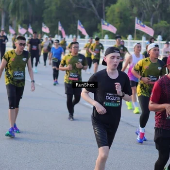 Runner Photo 7111076