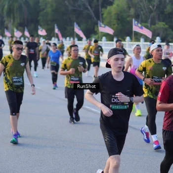 Runner Photo 7111077
