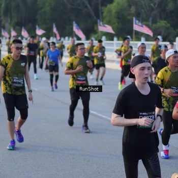 Runner Photo 7111078