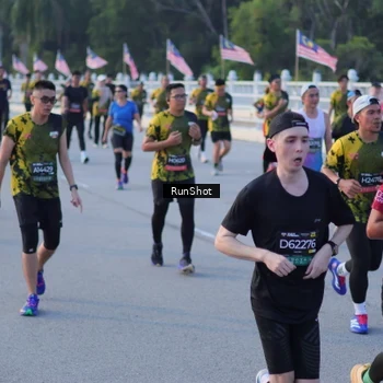 Runner Photo 7111079