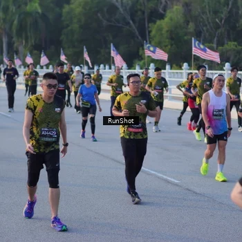 Runner Photo 7111085