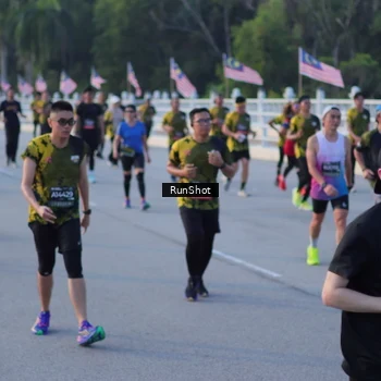 Runner Photo 7111093