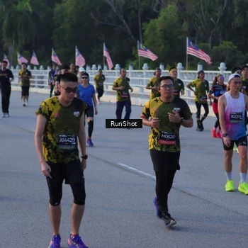 Runner Photo 7111095
