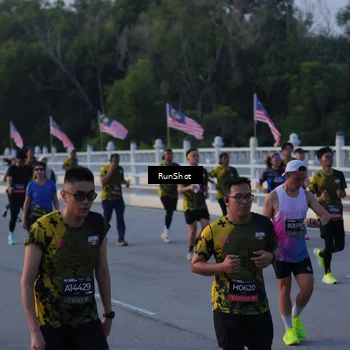 Runner Photo 7111105