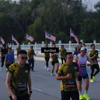 Runner Photo 7111108