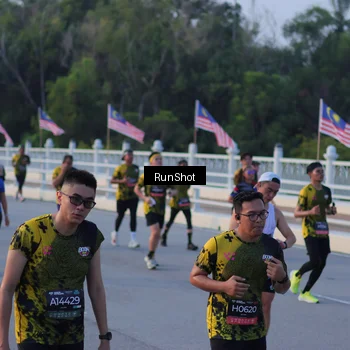 Runner Photo 7111110