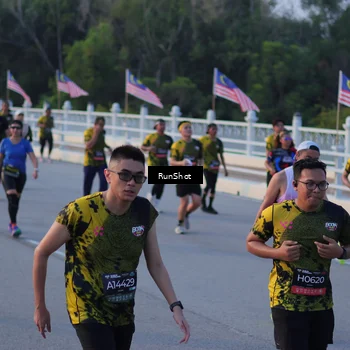 Runner Photo 7111123