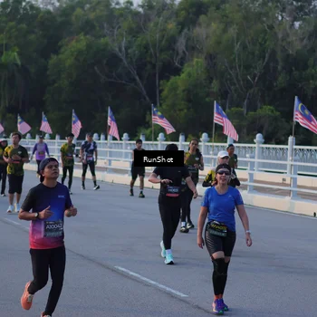 Runner Photo 7111142