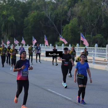 Runner Photo 7111143