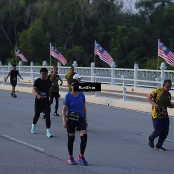 Runner Photo 7111151