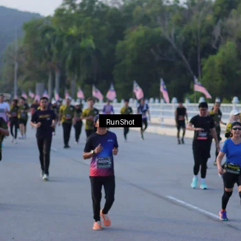 Runner Photo 7111180