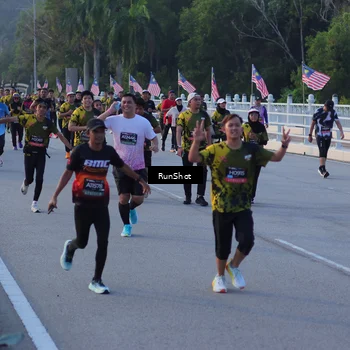 Runner Photo 7111205