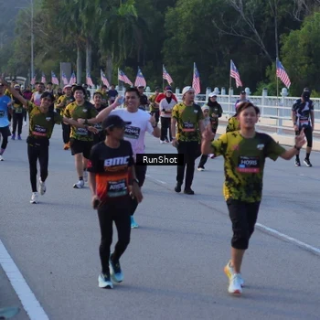 Runner Photo 7111210