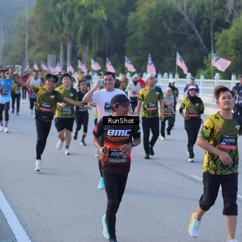 Runner Photo 7111212