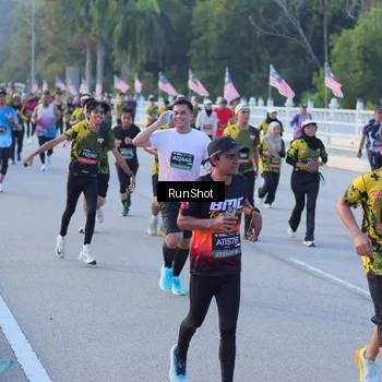 Runner Photo 7111219